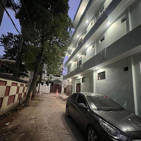 Hotel Prayagraj Residency Zewnętrze zdjęcie